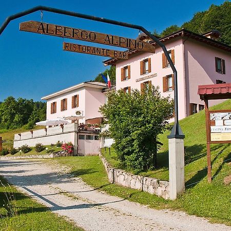 Albergo Alpino Da Tullio 아비오 외부 사진